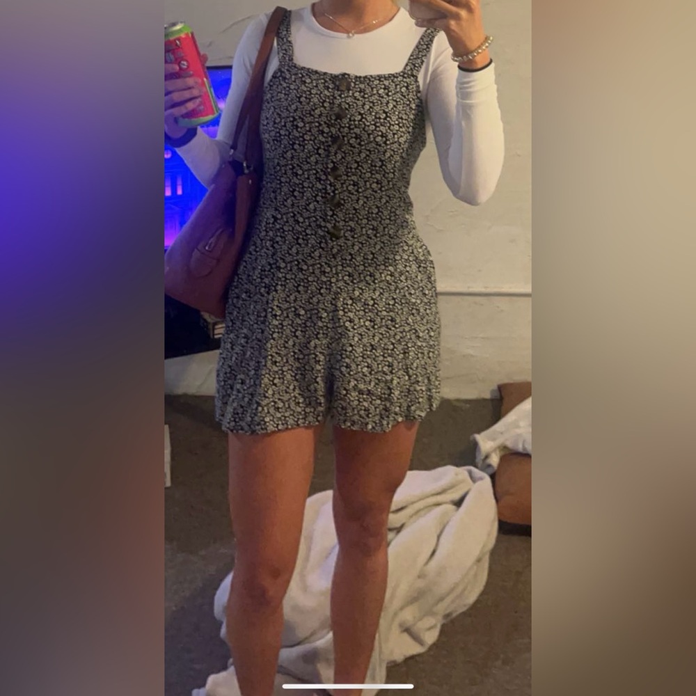 American Eagle Outfitters Monochrome Floral Blouse